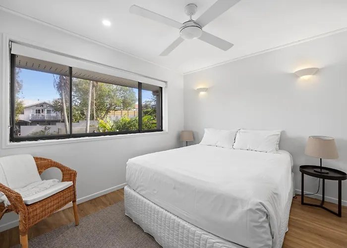2 2 Orealla Crescent Sunrise Beach