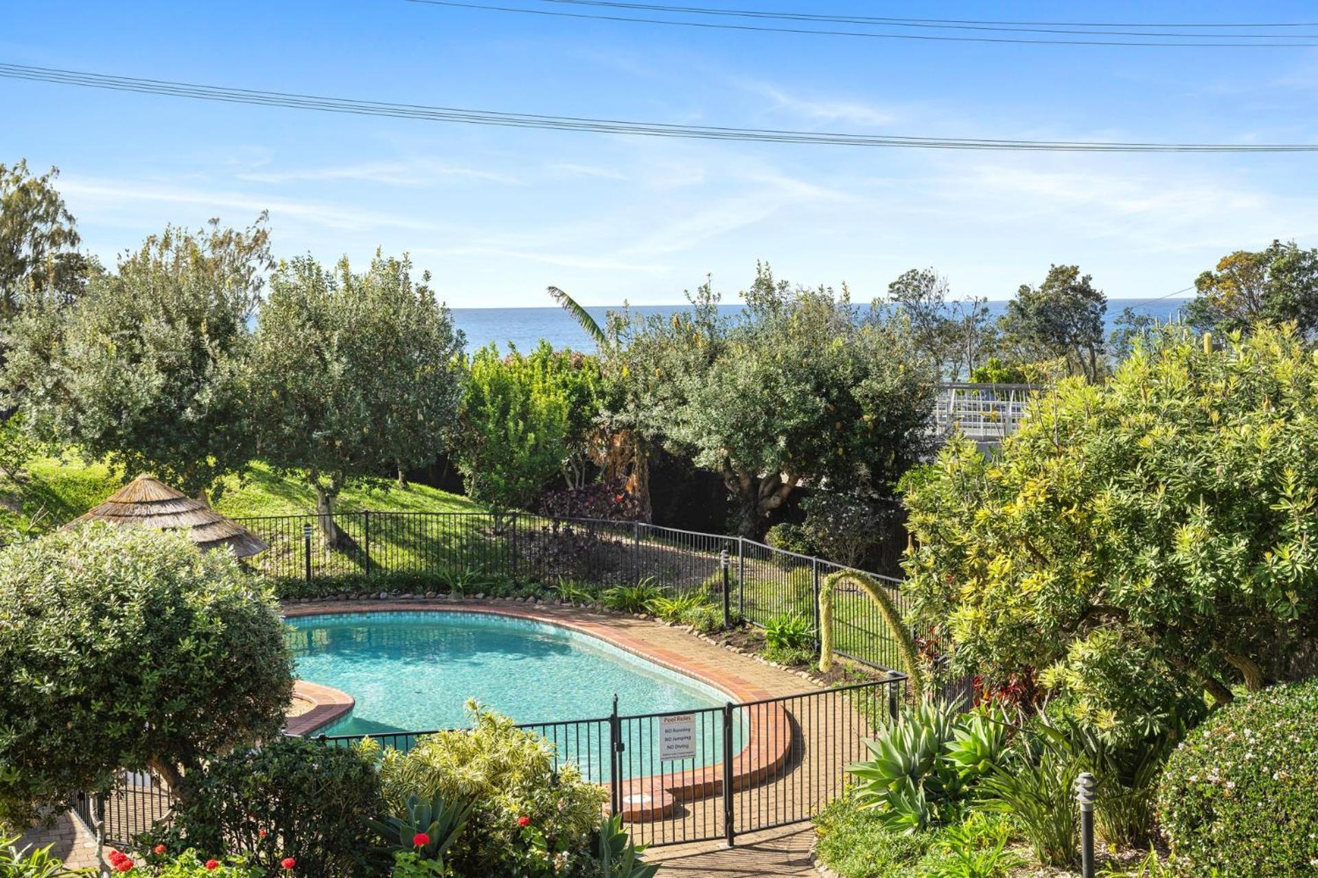 2 2 Orealla Crescent Sunrise Apartment