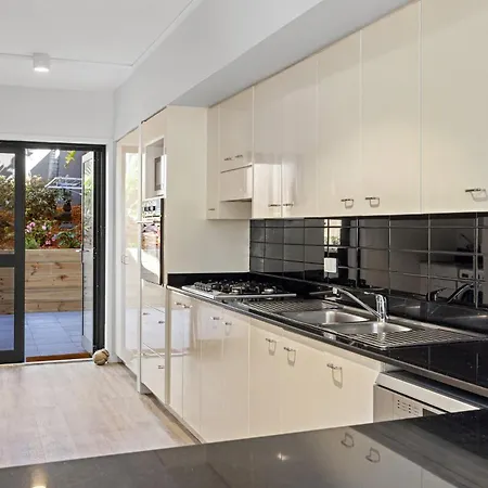 2 2 Orealla Crescent Sunrise Beach Exterior photo