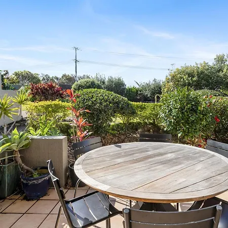 2 2 Orealla Crescent Sunrise Beach Exterior photo